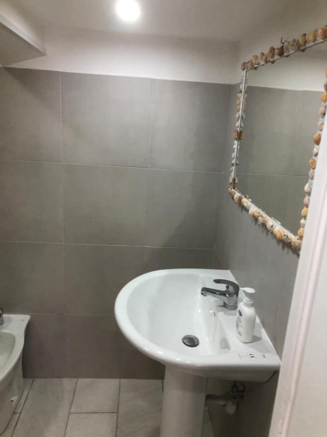 Casa Vacanza Nina Aeroporto di Catania Fontana Rossa Esterno foto
