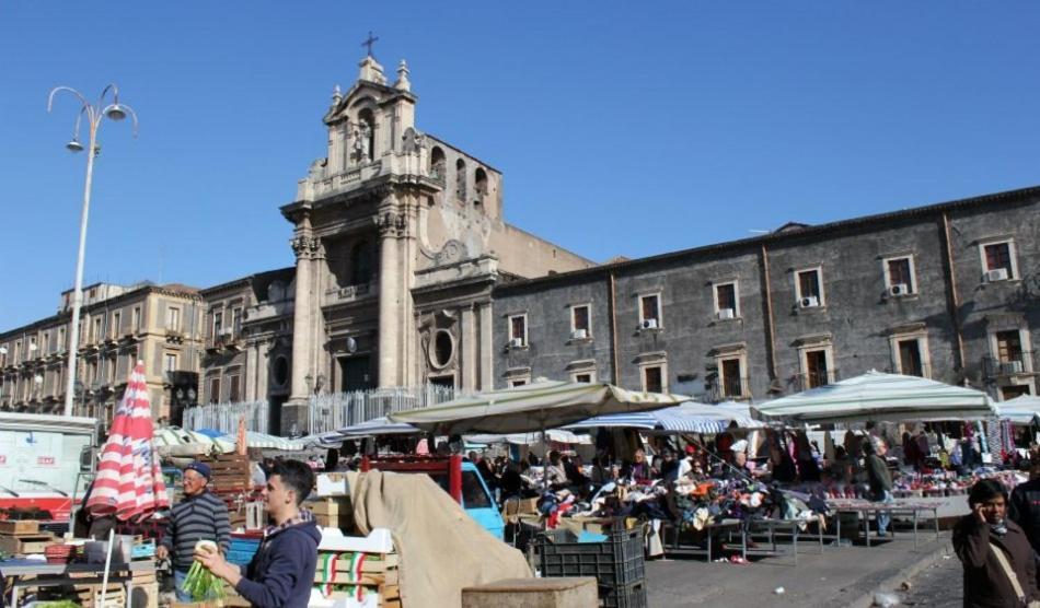 Casa Vacanza Nina Aeroporto di Catania Fontana Rossa Esterno foto
